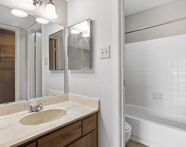 3919 Fairmont - Photo Thumbnail 13