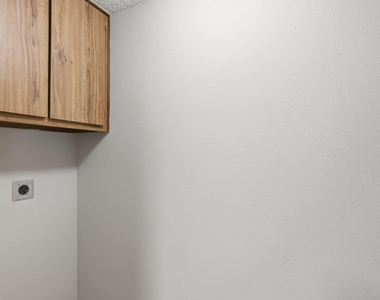 3919 Fairmont - Photo Thumbnail 10