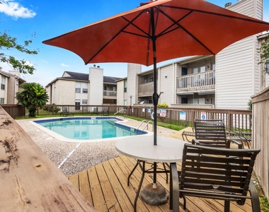 3919 Fairmont - Photo Thumbnail 18