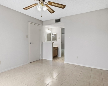 3919 Fairmont - Photo Thumbnail 12