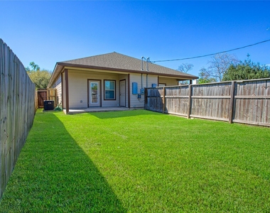 9306 Bean Street Street - Photo Thumbnail 4