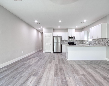 9306 Bean Street Street - Photo Thumbnail 12