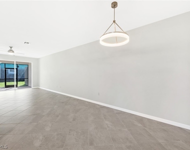 2672 Vine Avenue - Photo Thumbnail 7