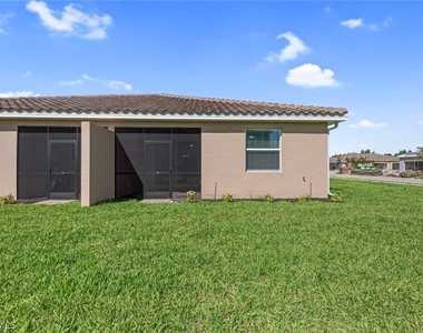 2672 Vine Avenue - Photo Thumbnail 27