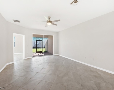 2672 Vine Avenue - Photo Thumbnail 10