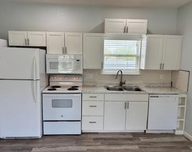 2330 Dorrington Street - Photo Thumbnail 4