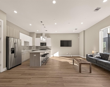 778 Paul Quinn Street - Photo Thumbnail 6