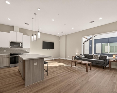 778 Paul Quinn Street - Photo Thumbnail 3