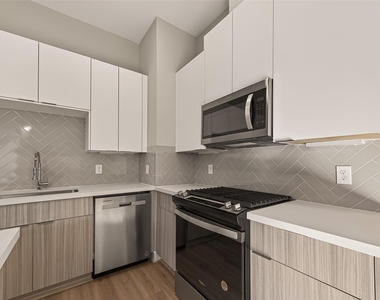 778 Paul Quinn Street - Photo Thumbnail 7