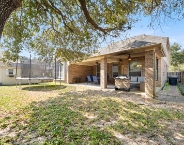 15818 Mossy Shores Court - Photo Thumbnail 17