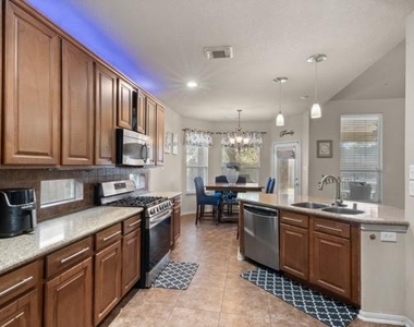 15818 Mossy Shores Court - Photo Thumbnail 4
