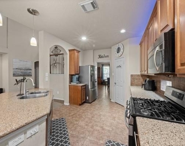15818 Mossy Shores Court - Photo Thumbnail 19