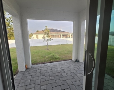 4421 Ne 15th Place - Photo Thumbnail 12