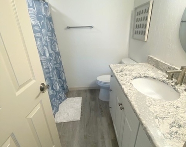 16007 Davis Road - Photo Thumbnail 13