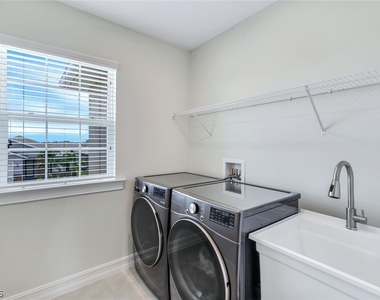 421 Coral Reef Place - Photo Thumbnail 27