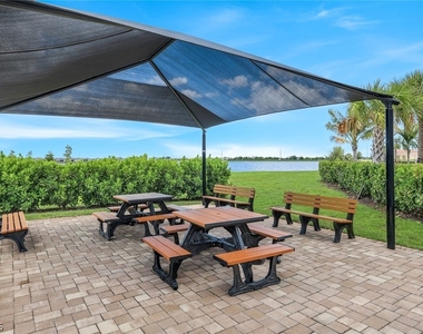 421 Coral Reef Place - Photo Thumbnail 44
