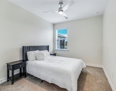 421 Coral Reef Place - Photo Thumbnail 17