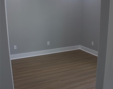 3105 Gillespie Street - Photo Thumbnail 25