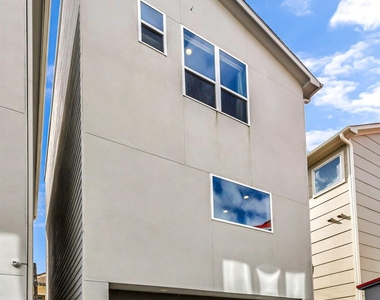 3105 Gillespie Street - Photo Thumbnail 41