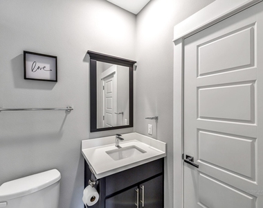 3105 Gillespie Street - Photo Thumbnail 8