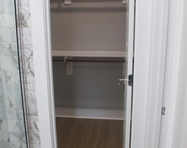 3105 Gillespie Street - Photo Thumbnail 36