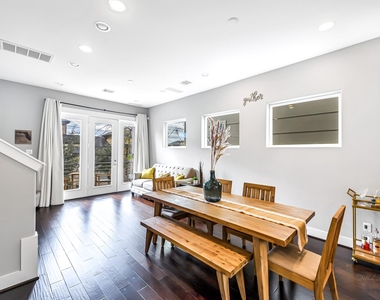 3105 Gillespie Street - Photo Thumbnail 12