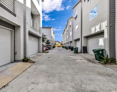 3105 Gillespie Street - Photo Thumbnail 38