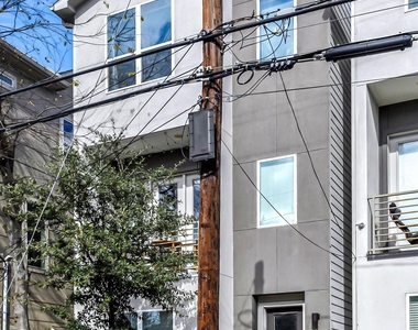 3105 Gillespie Street - Photo Thumbnail 2
