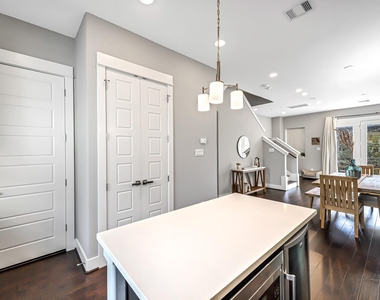 3105 Gillespie Street - Photo Thumbnail 22