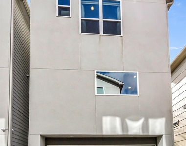 3105 Gillespie Street - Photo Thumbnail 40