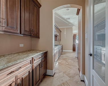 2011 Crescent Drive - Photo Thumbnail 10