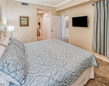 9735 Acqua Court - Photo Thumbnail 10