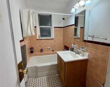735 Elm - Photo Thumbnail 6