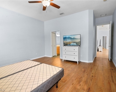 6522 Waverly Green Way - Photo Thumbnail 10