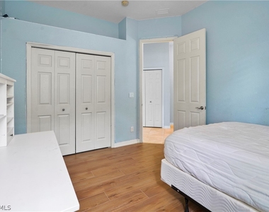 6522 Waverly Green Way - Photo Thumbnail 13