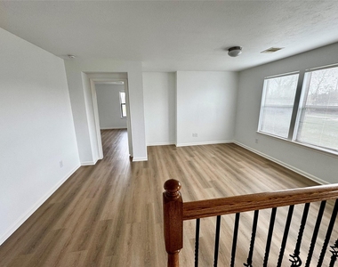 7540 Connemara Drive - Photo Thumbnail 8