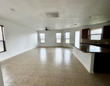 7540 Connemara Drive - Photo Thumbnail 4