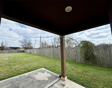 7540 Connemara Drive - Photo Thumbnail 6