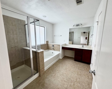 7540 Connemara Drive - Photo Thumbnail 10