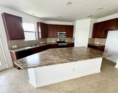7540 Connemara Drive - Photo Thumbnail 5