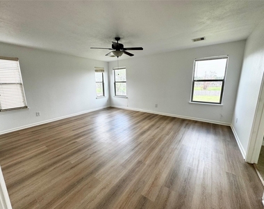 7540 Connemara Drive - Photo Thumbnail 9