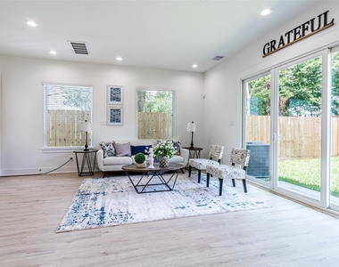 6814 Burkett Street - Photo Thumbnail 4
