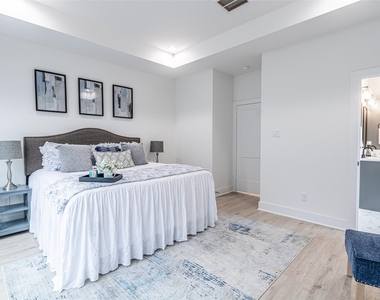 6814 Burkett Street - Photo Thumbnail 12