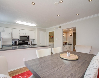 5807 Beverly Hill Street - Photo Thumbnail 5