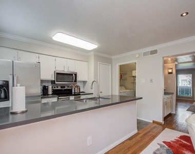 5807 Beverly Hill Street - Photo Thumbnail 6