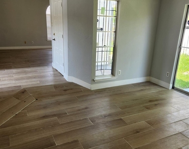 9339 Stonecreek Lane - Photo Thumbnail 23