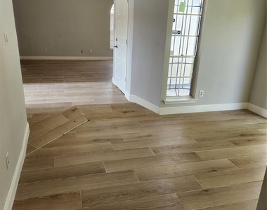 9339 Stonecreek Lane - Photo Thumbnail 22