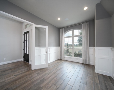 8703 Azalea Crossing Ct - Photo Thumbnail 8