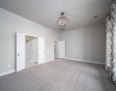 8703 Azalea Crossing Ct - Photo Thumbnail 16