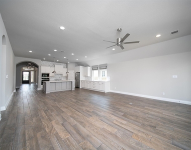 8703 Azalea Crossing Ct - Photo Thumbnail 10